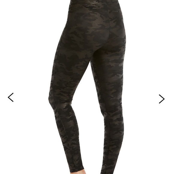 Faux Leather Camo Leggings never been worn - Picture 4 of 8